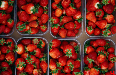 Клубника: где купить свежие ягоды и как выбрать лучшие?
